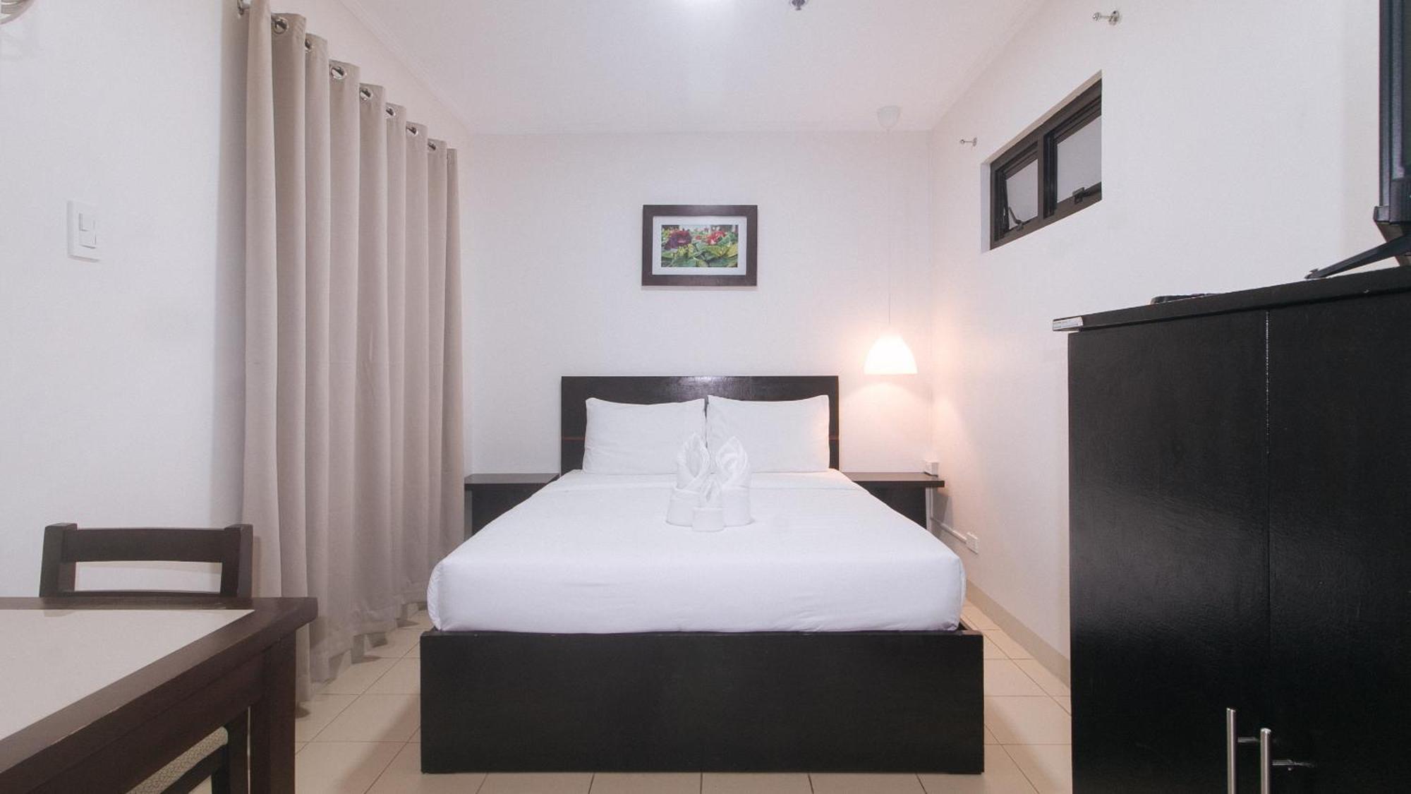 Urbanview At Evangelista Street Makati Makati City Exterior foto