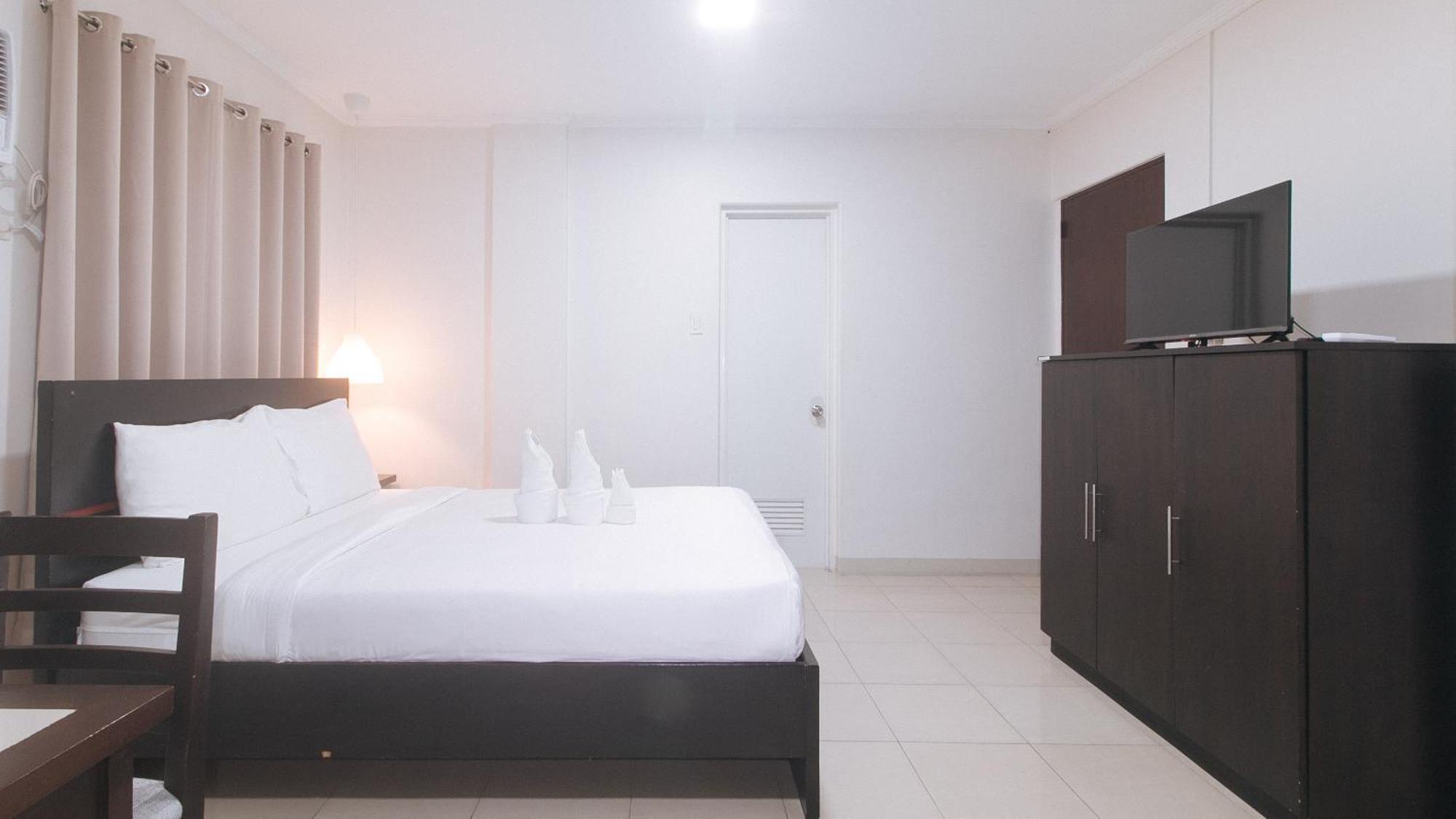 Urbanview At Evangelista Street Makati Makati City Exterior foto