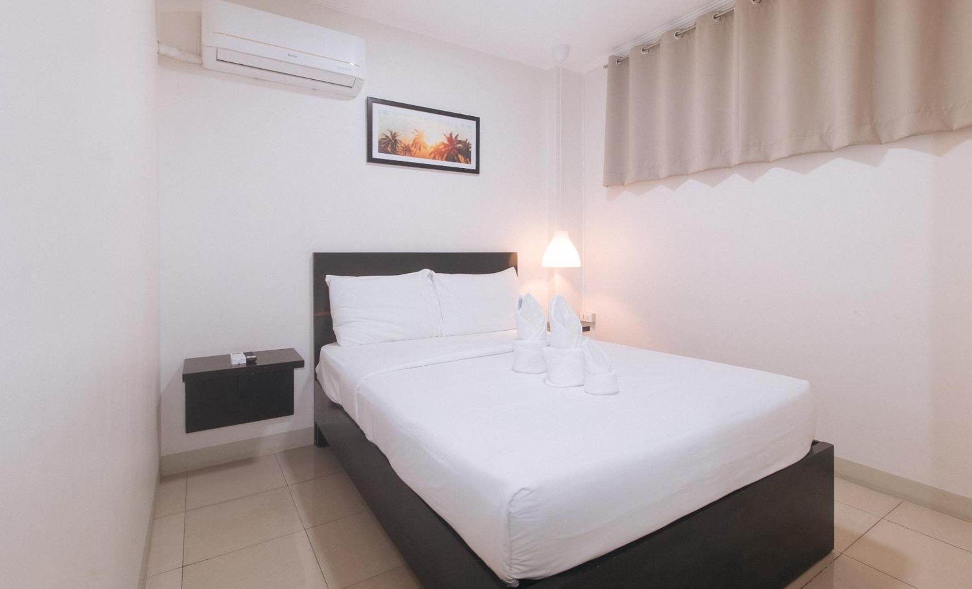 Urbanview At Evangelista Street Makati Makati City Exterior foto